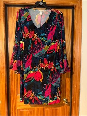 Bold Multicolor Floral V-Neck Midi Dress in Black